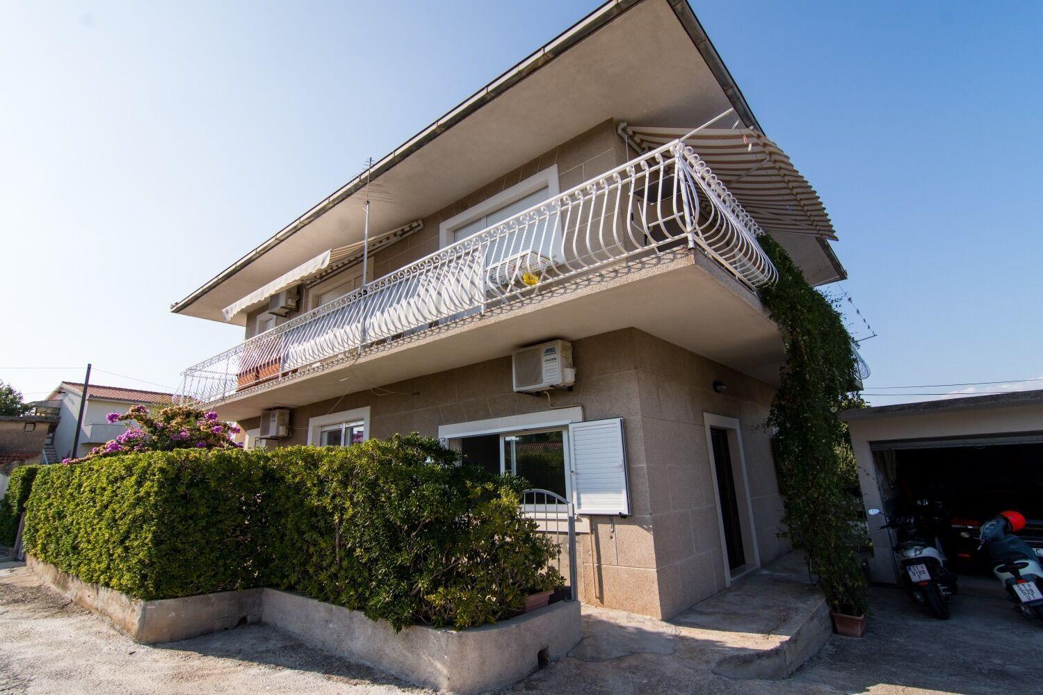 Apartments Ivica - Garden Terrace Slatine Dış mekan fotoğraf