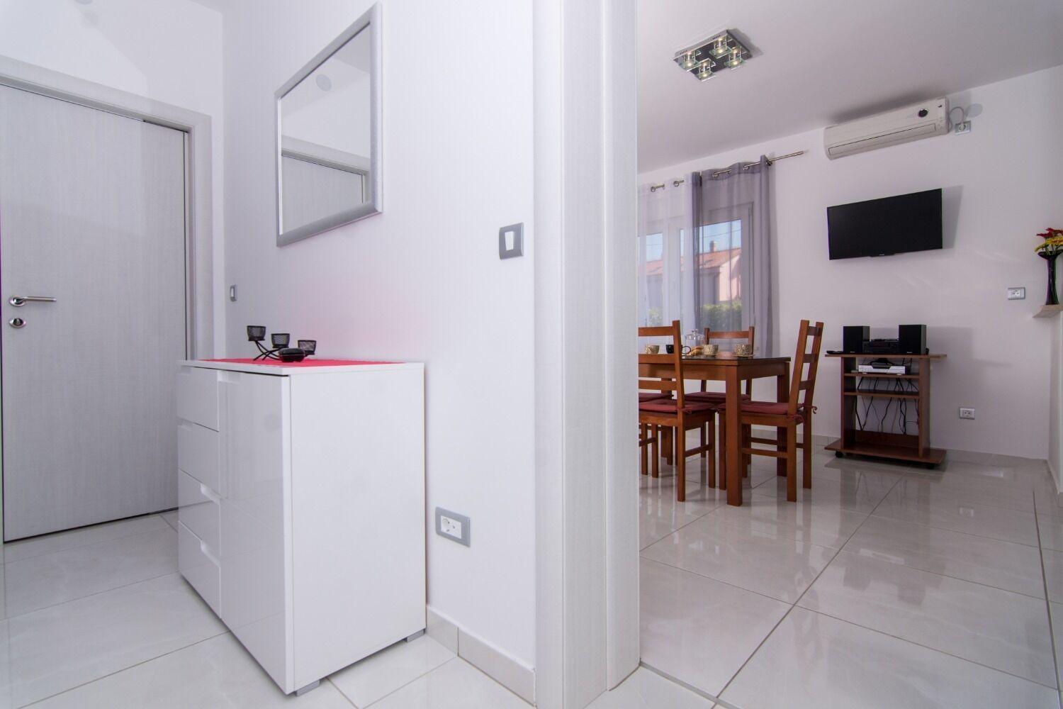Apartments Ivica - Garden Terrace Slatine Dış mekan fotoğraf